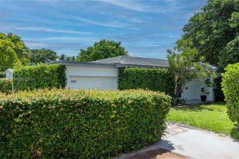 Villa ou maison à vendre à Miami Beach, Floride: 2 chambres, 139.35 m2 № 1332028 - photo 2