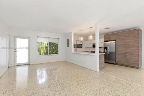 Villa ou maison à vendre à Miami Beach, Floride: 2 chambres, 139.35 m2 № 1332028 - photo 10