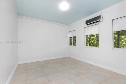 Villa ou maison à vendre à Miami Beach, Floride: 2 chambres, 139.35 m2 № 1332028 - photo 24