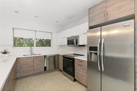 Casa en venta en Miami Beach, Florida, 2 dormitorios, 139.35 m2 № 1332028 - foto 17