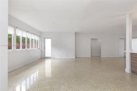 Casa en venta en Miami Beach, Florida, 2 dormitorios, 139.35 m2 № 1332028 - foto 14