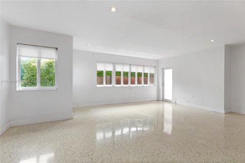 Casa en venta en Miami Beach, Florida, 2 dormitorios, 139.35 m2 № 1332028 - foto 19