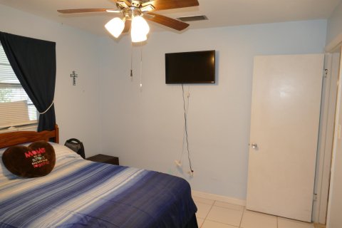 Casa en venta en Okeechobee, Florida, 3 dormitorios, 214.7 m2 № 938893 - foto 23