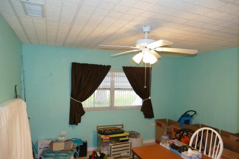 Casa en venta en Okeechobee, Florida, 3 dormitorios, 214.7 m2 № 938893 - foto 16