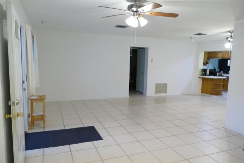Casa en venta en Okeechobee, Florida, 3 dormitorios, 214.7 m2 № 938893 - foto 30