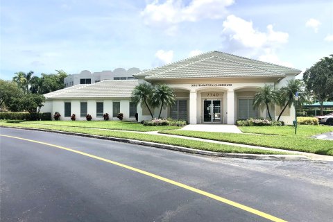 Condominio en venta en Tamarac, Florida, 2 dormitorios, 158.4 m2 № 642580 - foto 21
