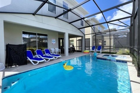 Villa ou maison à vendre à Kissimmee, Floride: 6 chambres, 310.57 m2 № 554657 - photo 12