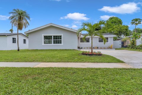 House in Royal Palm Beach, Florida 4 bedrooms, 188.87 sq.m. № 1217379 - photo 8