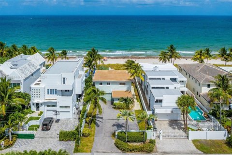 Villa ou maison à vendre à Fort Lauderdale, Floride: 4 chambres, 255.48 m2 № 1116066 - photo 2