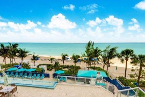 Copropriété à vendre à Sunny Isles Beach, Floride: 1 chambre, 63.92 m2 № 1235270 - photo 2