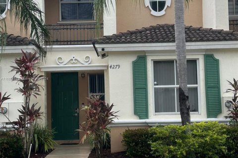 Townhouse in Homestead, Florida 3 bedrooms, 132.66 sq.m. № 1401636 - photo 2