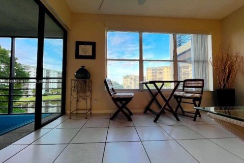 Copropriété à vendre à Pompano Beach, Floride: 1 chambre, 75.25 m2 № 1332464 - photo 3