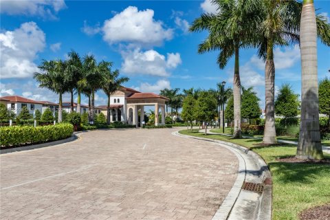 Villa ou maison à vendre à Hialeah, Floride: 4 chambres, 228.73 m2 № 1354567 - photo 2