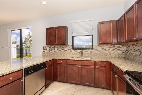 Villa ou maison à vendre à Hialeah, Floride: 4 chambres, 228.73 m2 № 1354567 - photo 20