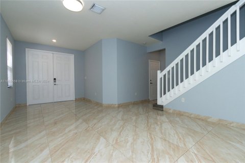 Villa ou maison à vendre à Hialeah, Floride: 4 chambres, 228.73 m2 № 1354567 - photo 15