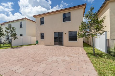 Villa ou maison à vendre à Hialeah, Floride: 4 chambres, 228.73 m2 № 1354567 - photo 6