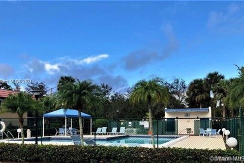 Copropriété à vendre à Weston, Floride: 2 chambres, 116.69 m2 № 1331010 - photo 10