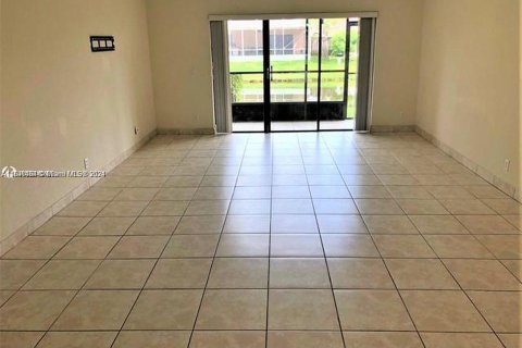 Copropriété à vendre à Weston, Floride: 2 chambres, 116.69 m2 № 1331010 - photo 5