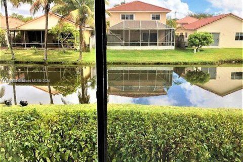 Copropriété à vendre à Weston, Floride: 2 chambres, 116.69 m2 № 1331010 - photo 3