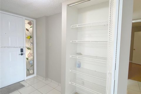 Copropriété à vendre à North Lauderdale, Floride: 2 chambres, 125.42 m2 № 1391914 - photo 9