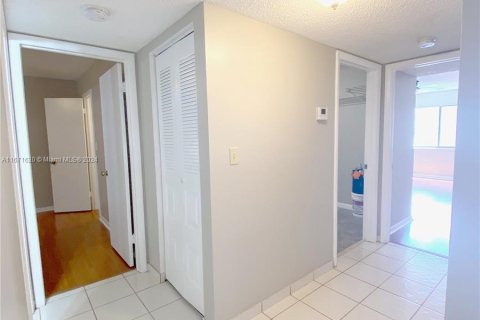 Copropriété à vendre à North Lauderdale, Floride: 2 chambres, 125.42 m2 № 1391914 - photo 21