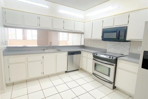 Condominio en venta en North Lauderdale, Florida, 2 dormitorios, 125.42 m2 № 1391914 - foto 5