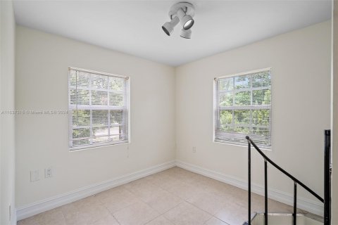 House in North Miami Beach, Florida 2 bedrooms, 102.19 sq.m. № 1316298 - photo 21