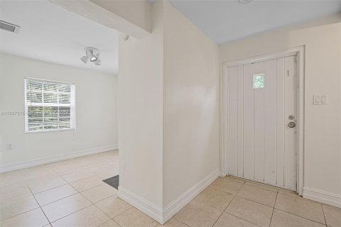 House in North Miami Beach, Florida 2 bedrooms, 102.19 sq.m. № 1316298 - photo 22