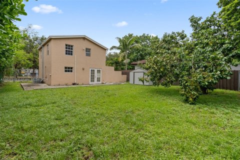 House in North Miami Beach, Florida 2 bedrooms, 102.19 sq.m. № 1316298 - photo 1