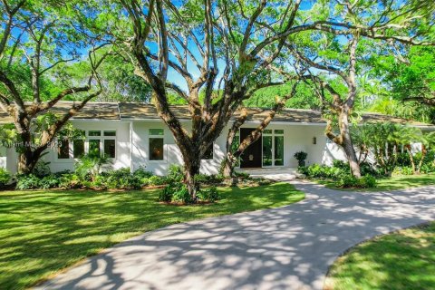 Casa en venta en Coral Gables, Florida, 6 dormitorios, 609.62 m2 № 426114 - foto 1