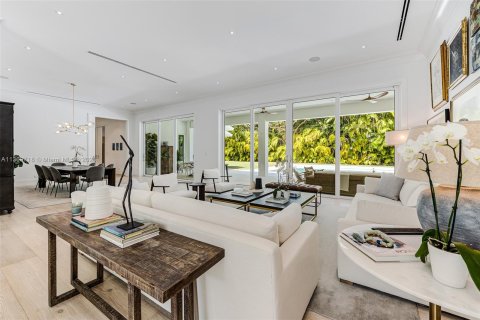 Casa en venta en Coral Gables, Florida, 6 dormitorios, 609.62 m2 № 426114 - foto 9
