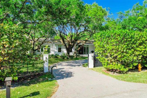 Casa en venta en Coral Gables, Florida, 6 dormitorios, 609.62 m2 № 426114 - foto 2