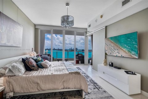 Condo in Miami, Florida, 2 bedrooms  № 1081274 - photo 27