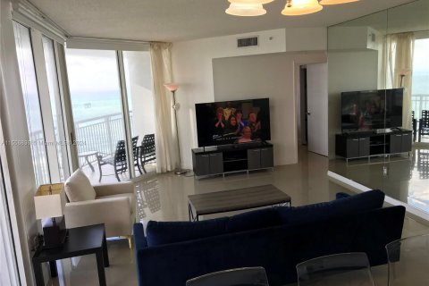 Condominio en venta en Sunny Isles Beach, Florida, 3 dormitorios, 172.8 m2 № 1081227 - foto 3