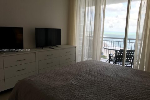 Condo in Sunny Isles Beach, Florida, 3 bedrooms  № 1081227 - photo 9