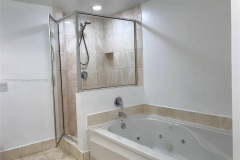 Condo in Sunny Isles Beach, Florida, 3 bedrooms  № 1081227 - photo 12