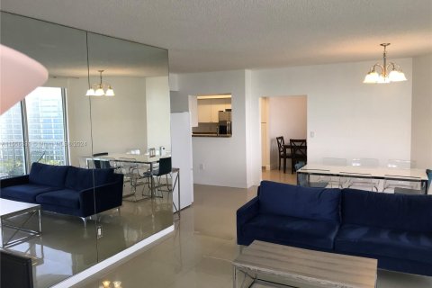 Condo in Sunny Isles Beach, Florida, 3 bedrooms  № 1081227 - photo 1