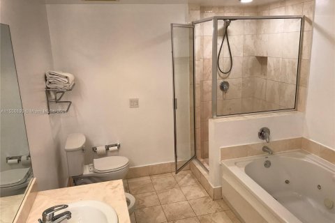 Condo in Sunny Isles Beach, Florida, 3 bedrooms  № 1081227 - photo 10