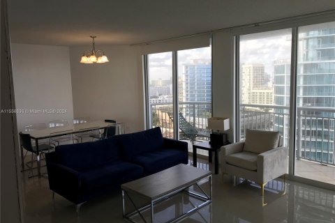 Condominio en venta en Sunny Isles Beach, Florida, 3 dormitorios, 172.8 m2 № 1081227 - foto 4