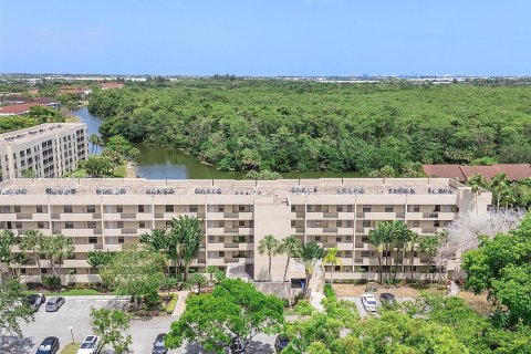 Copropriété à vendre à Coconut Creek, Floride: 2 chambres, 99.41 m2 № 1176254 - photo 1