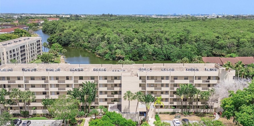 Condominio en Coconut Creek, Florida, 2 dormitorios  № 1176254