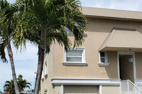 Adosado en venta en Treasure Island, Florida, 2 dormitorios, 117.06 m2 № 1245607 - foto 2