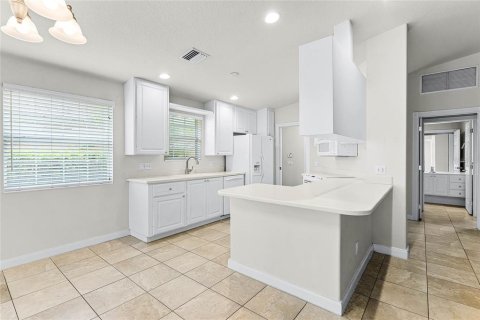 Duplex à vendre à Orlando, Floride: 2 chambres, 156.08 m2 № 1355620 - photo 12