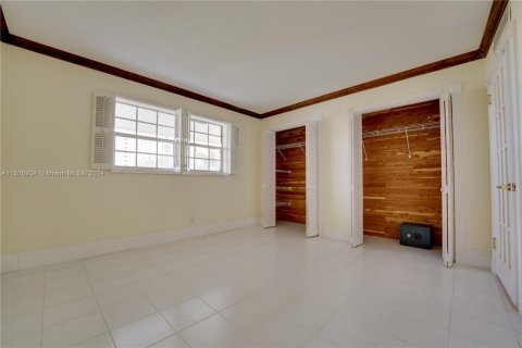 Condominio en venta en Hallandale Beach, Florida, 1 dormitorio, 65.03 m2 № 990347 - foto 26