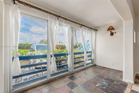 Condominio en venta en Jensen Beach, Florida, 1 dormitorio, 60.2 m2 № 406361 - foto 12