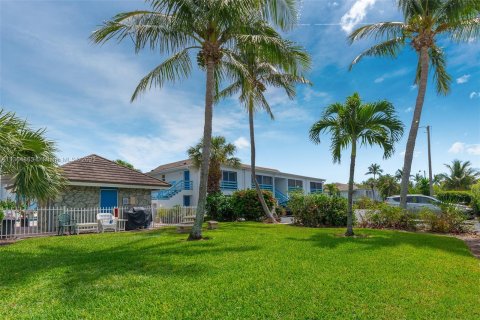 Condominio en venta en Jensen Beach, Florida, 1 dormitorio, 60.2 m2 № 406361 - foto 20