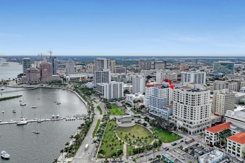 Condominio en venta en West Palm Beach, Florida, 4 dormitorios, 362.23 m2 № 929978 - foto 4