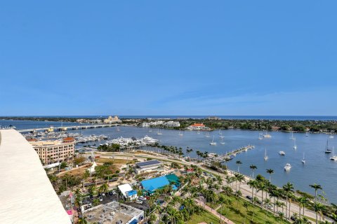 Condominio en venta en West Palm Beach, Florida, 4 dormitorios, 362.23 m2 № 929978 - foto 14