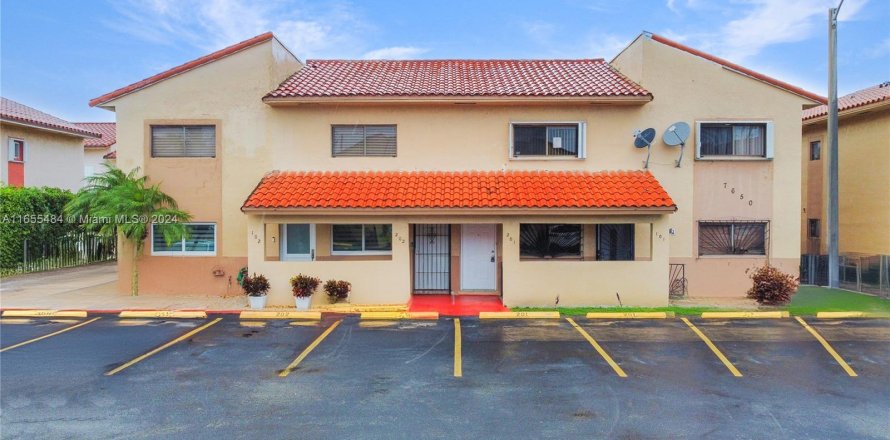 Condo in Hialeah, Florida, 2 bedrooms  № 1353962