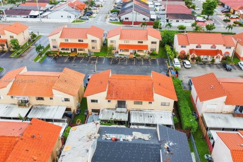 Condominio en venta en Hialeah, Florida, 2 dormitorios, 85.93 m2 № 1353962 - foto 18